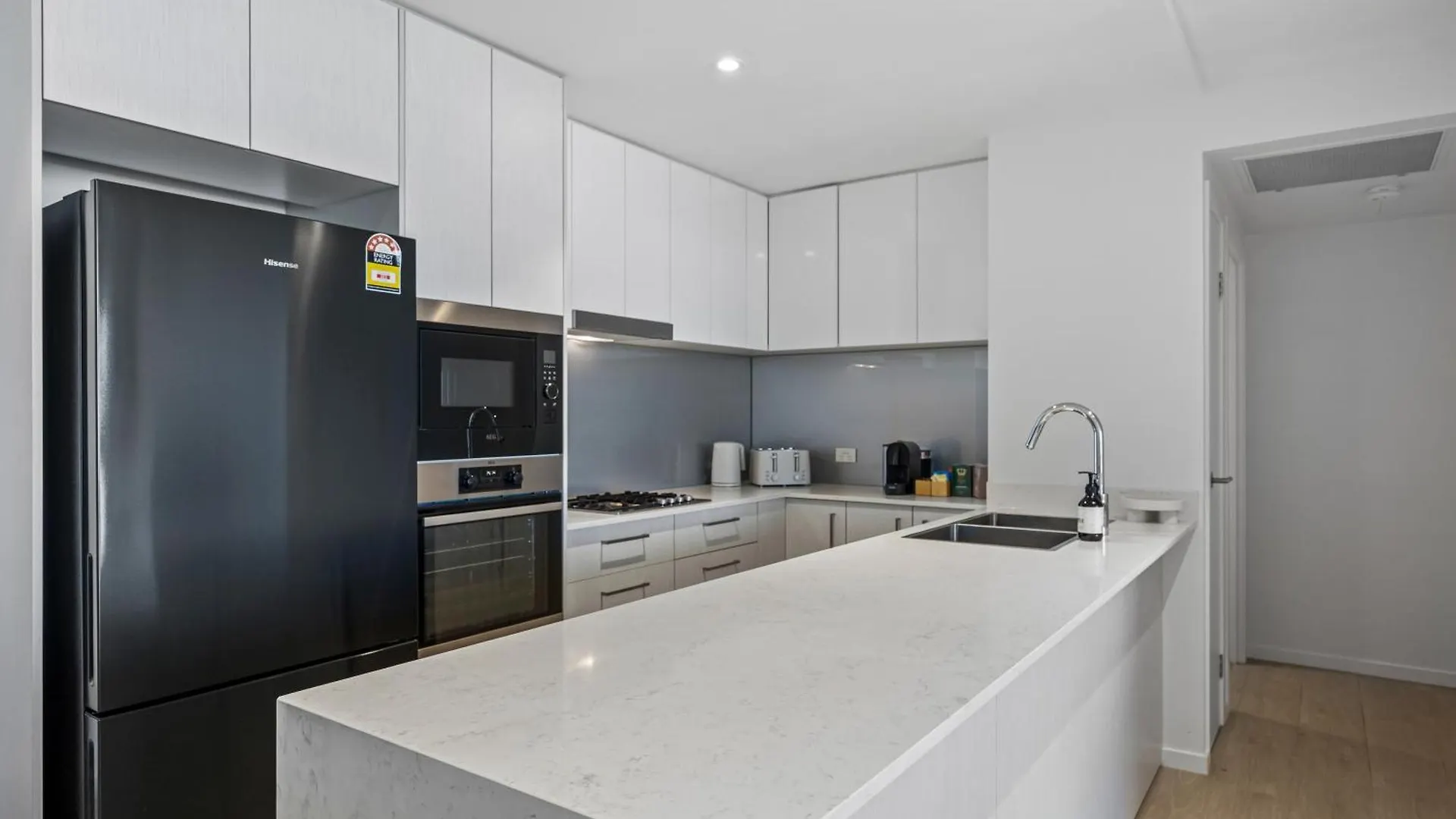 Linton Apartments - Free Secure Parking Brisbane