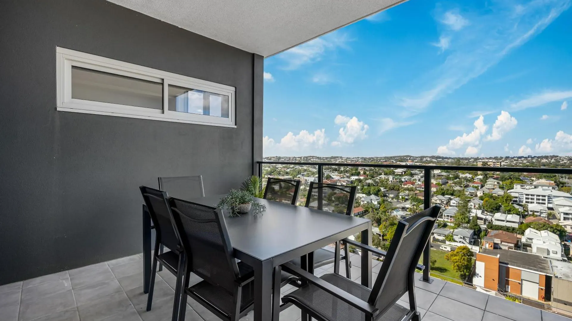 Linton Apartments - Free Secure Parking Brisbane Australia